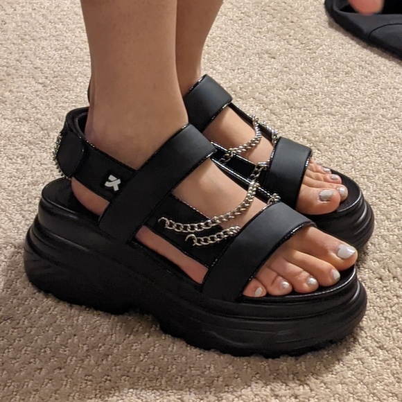 Koi Marnus Chain Sandals - Picture 5 of 6